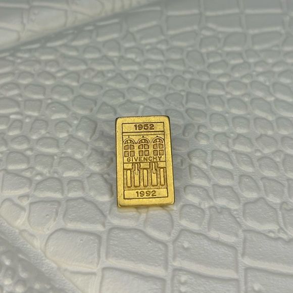1952,β1992, Gold Plated Givenchy Unisex Brooch - Picture 2 of 8